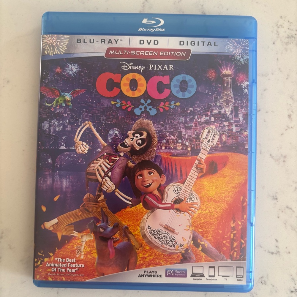 Disney Pixar Coco Multi-Screen Edition (3-Disc Blu-ray + DVD + Bonus)